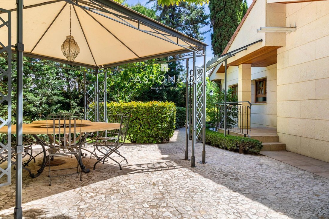 Chalet in Hortaleza, Madrid, Spain 5 - 18358232