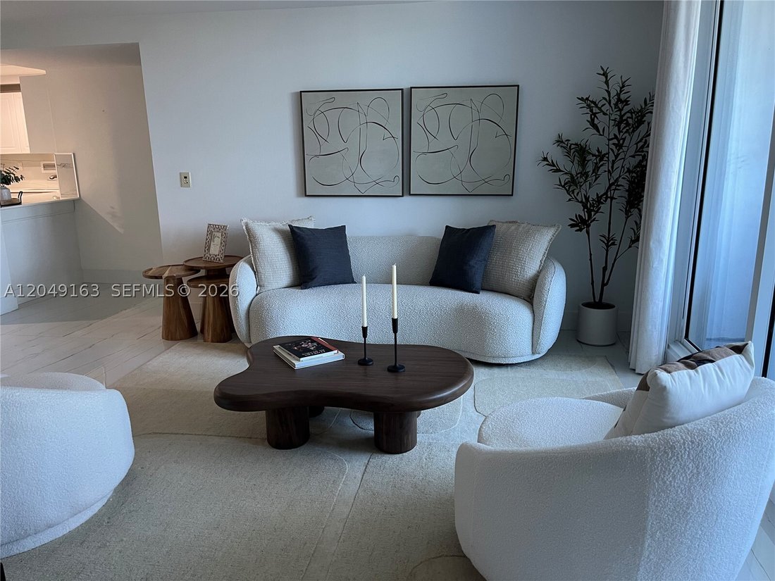 Condo in Miami Beach, Florida, United States 2 - 18356825
