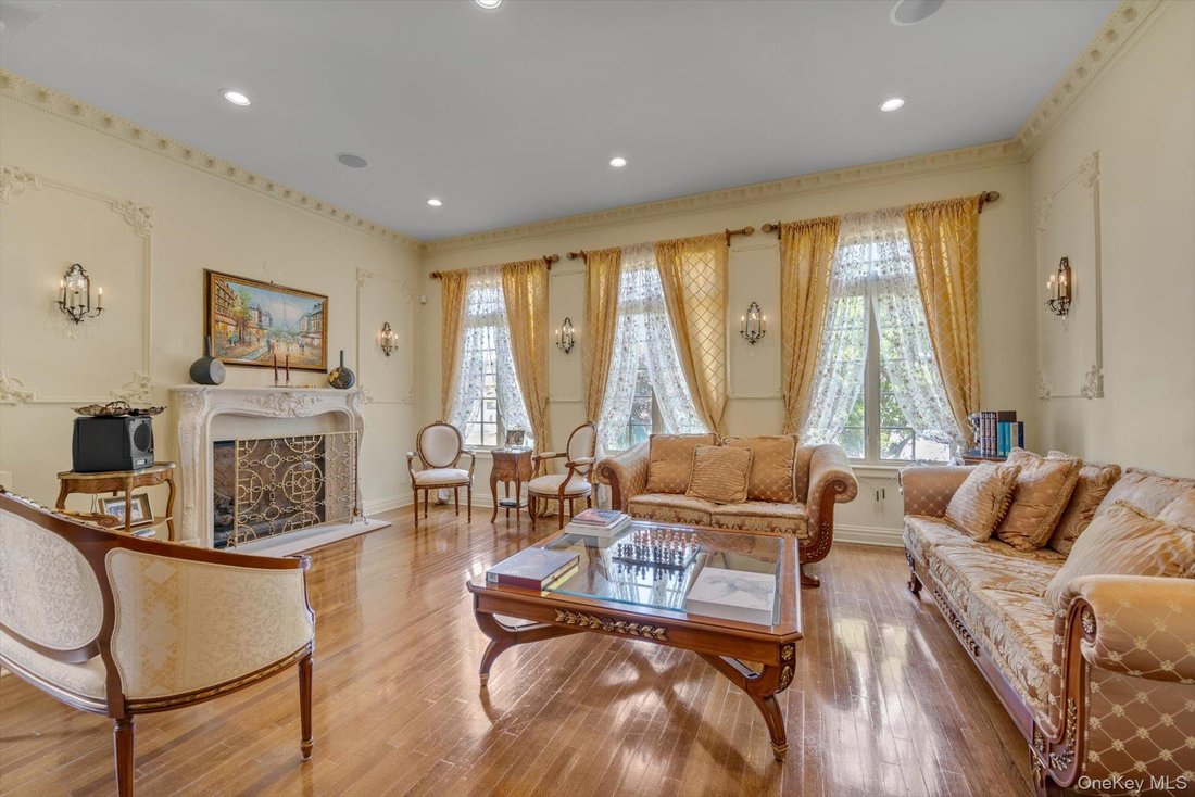 House in Valley Stream, New York, United States 3 - 18358436