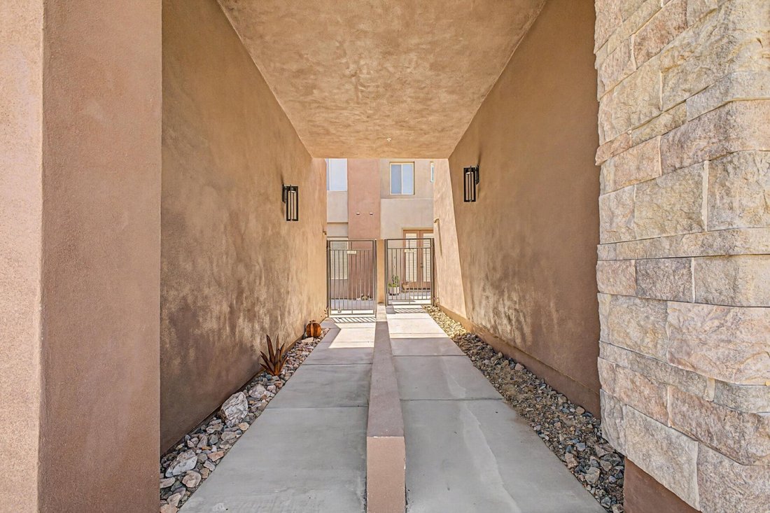 Scottsdale, Arizona, United States 3 - 18359596