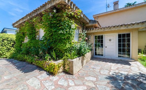 Chalet in Hortaleza, Madrid, Spain 1