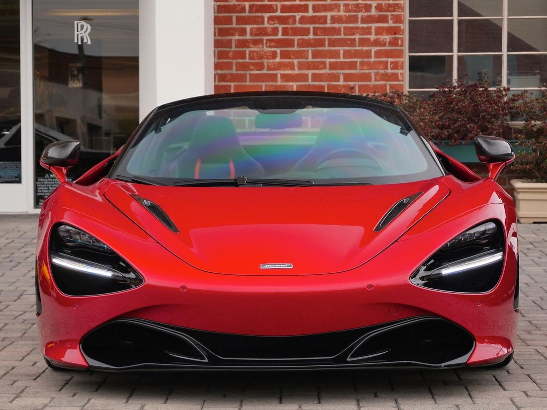 Cabriolet in Beverly Hills, CA, United States 2 - 18359519