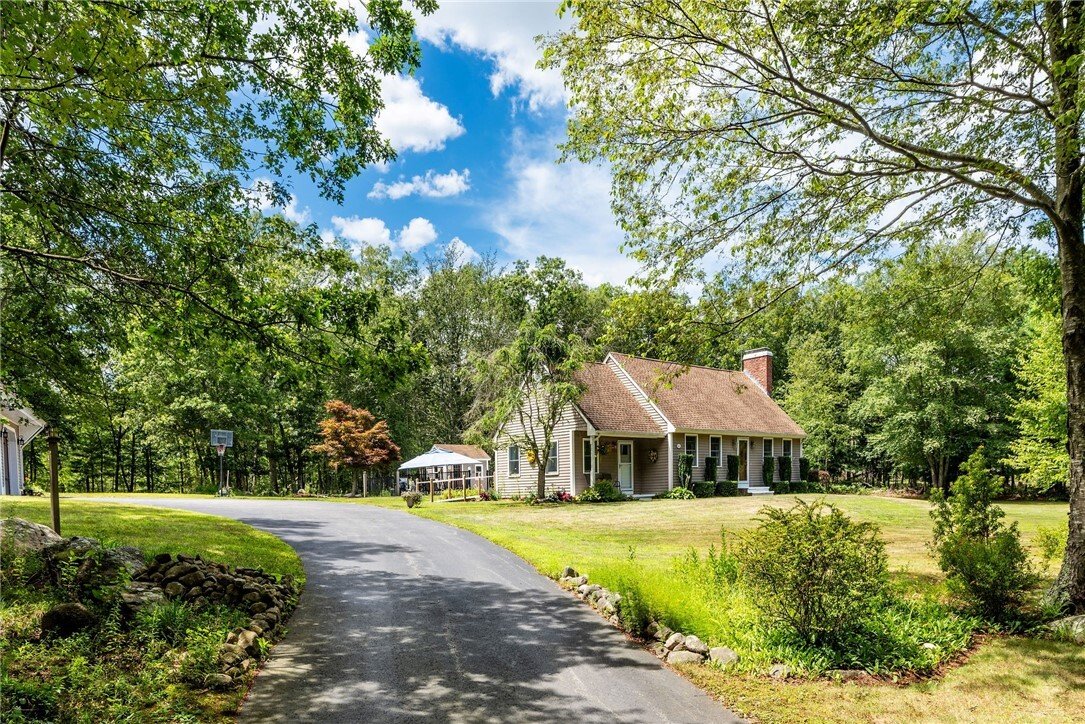 Hopkinton, Rhode Island, United States 1 - 18357546