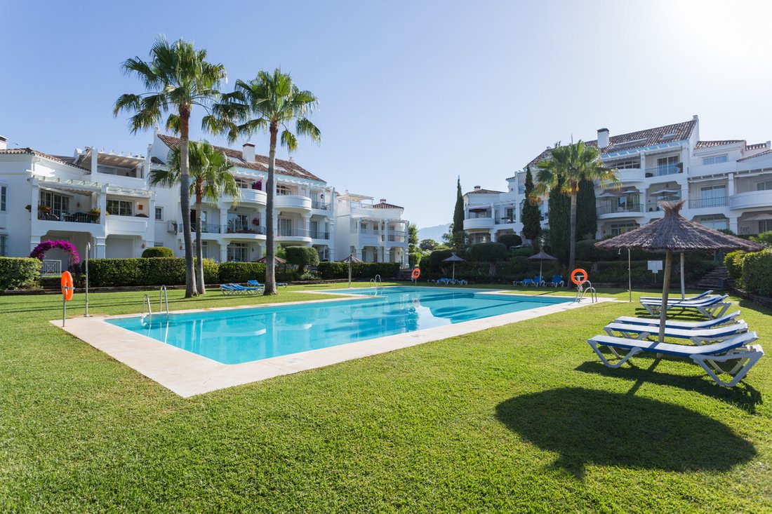 Townhouse in Guadalmina Alta, San Pedro de Alcantara, Spain 1 - 18356802