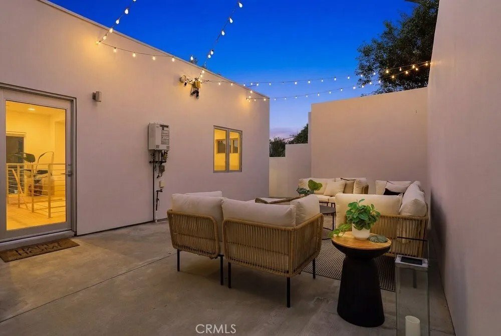 Condo in Los Angeles, California, United States 3 - 18356997