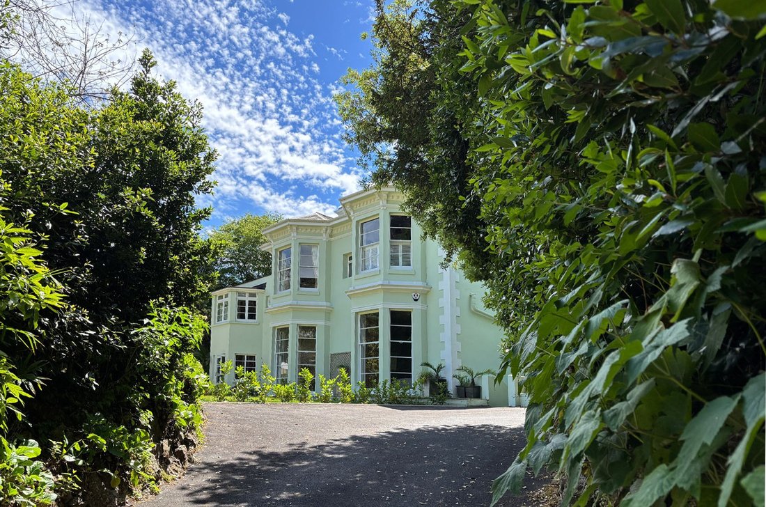 House in Torquay, England 5 - 18162613