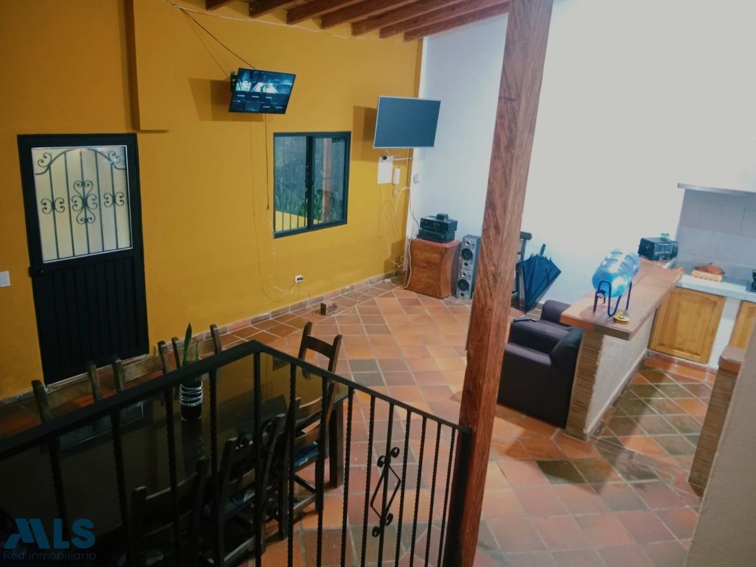 Finca in El Carmen, Carmen de Viboral, Colombia 3 - 18359356