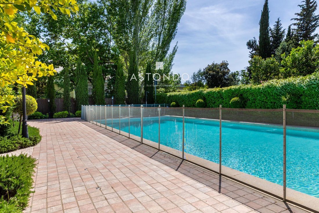 Chalet in Hortaleza, Madrid, Spain 2 - 18358232