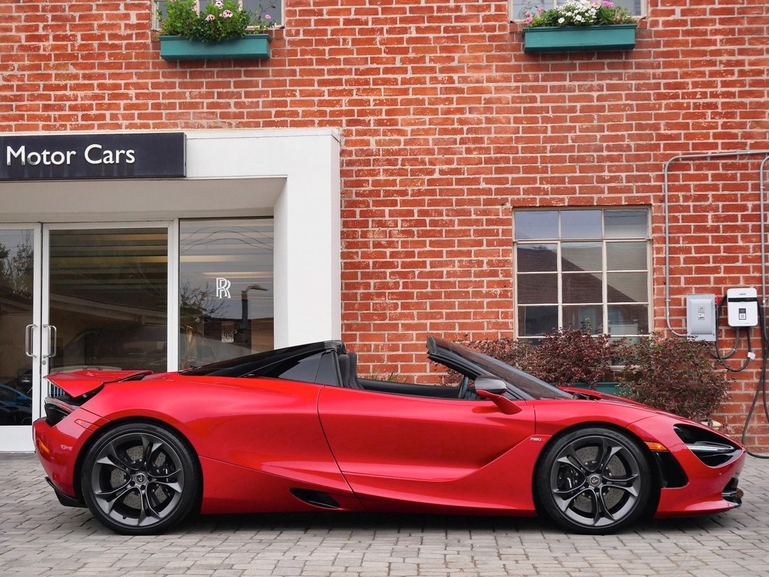 Cabriolet in Beverly Hills, CA, United States 3 - 18359519