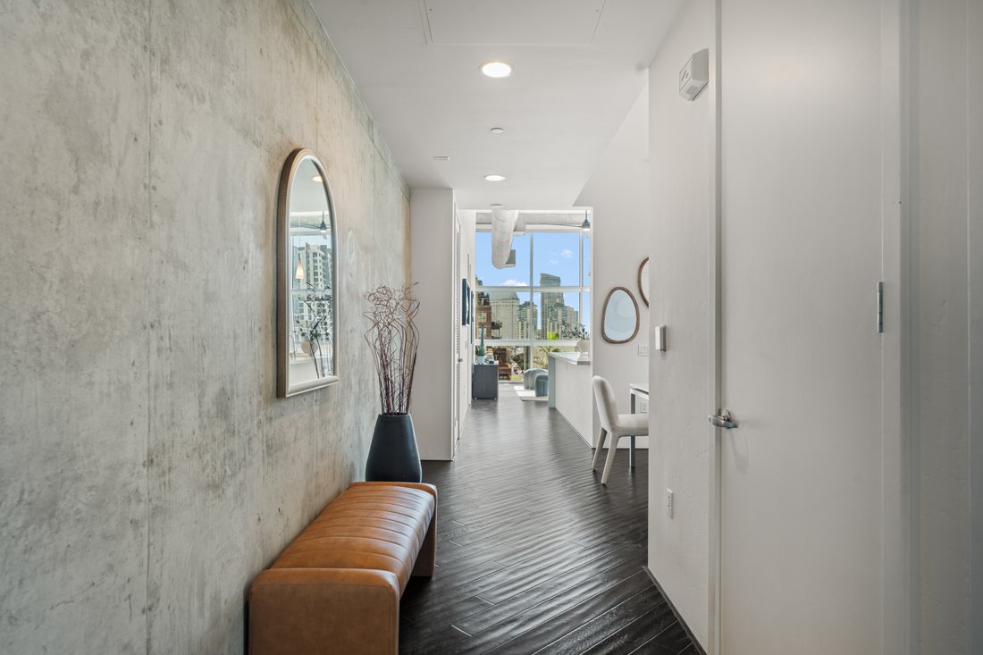 Condo in San Diego, California, United States 4 - 18359096
