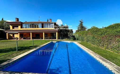 Chalet in Villanueva de la Canada, Comunidad de Madrid, Spain 1
