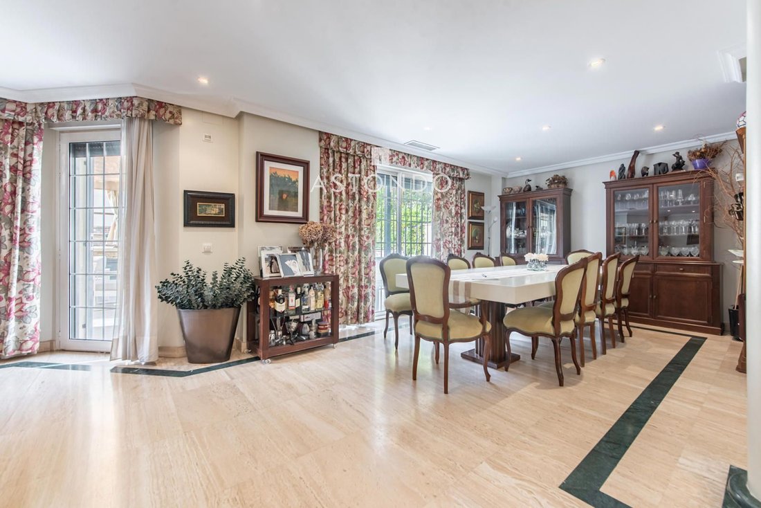Townhouse in Hortaleza, Madrid, Spain 5 - 18357106
