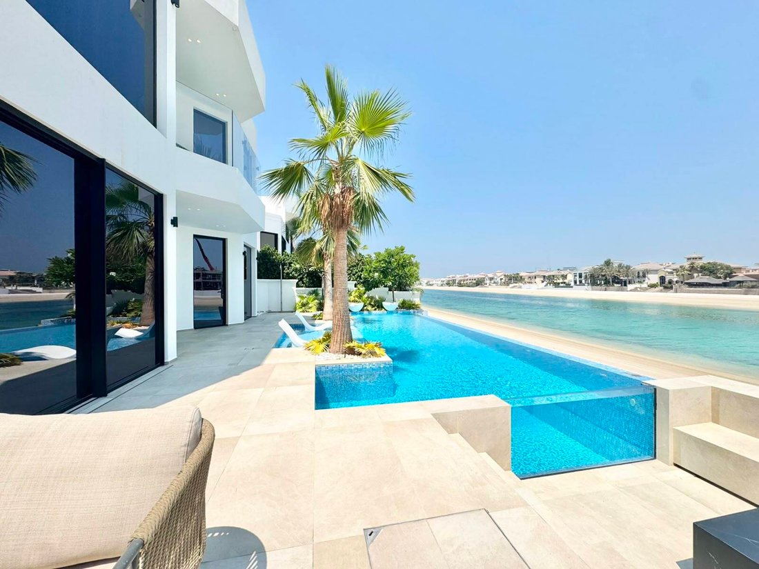 Villa in Palm Jumeirah, Dubai, United Arab Emirates 1 - 18356815