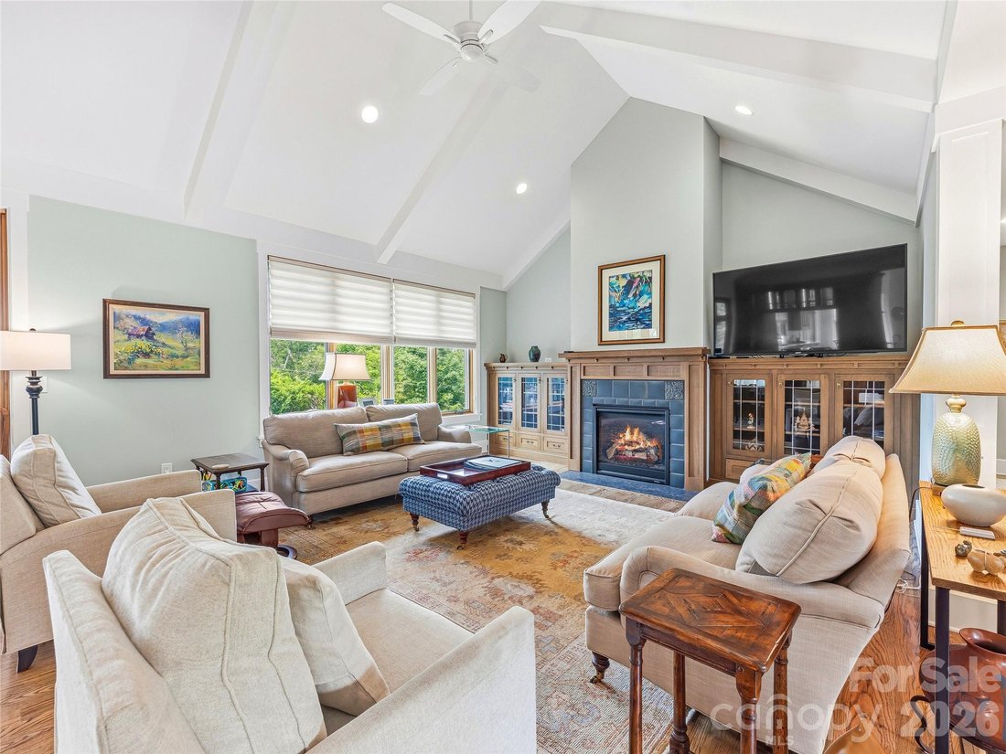 Casa en Asheville, Carolina del Norte, Estados Unidos 5 - 18360018