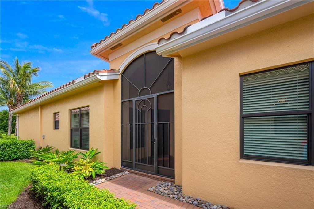 Condo in Naples, Florida, United States 2 - 18360173