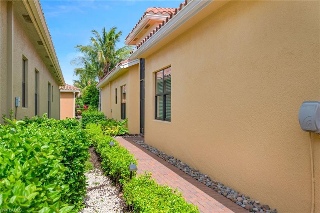 Condo in Naples, Florida, United States 3 - 18360173