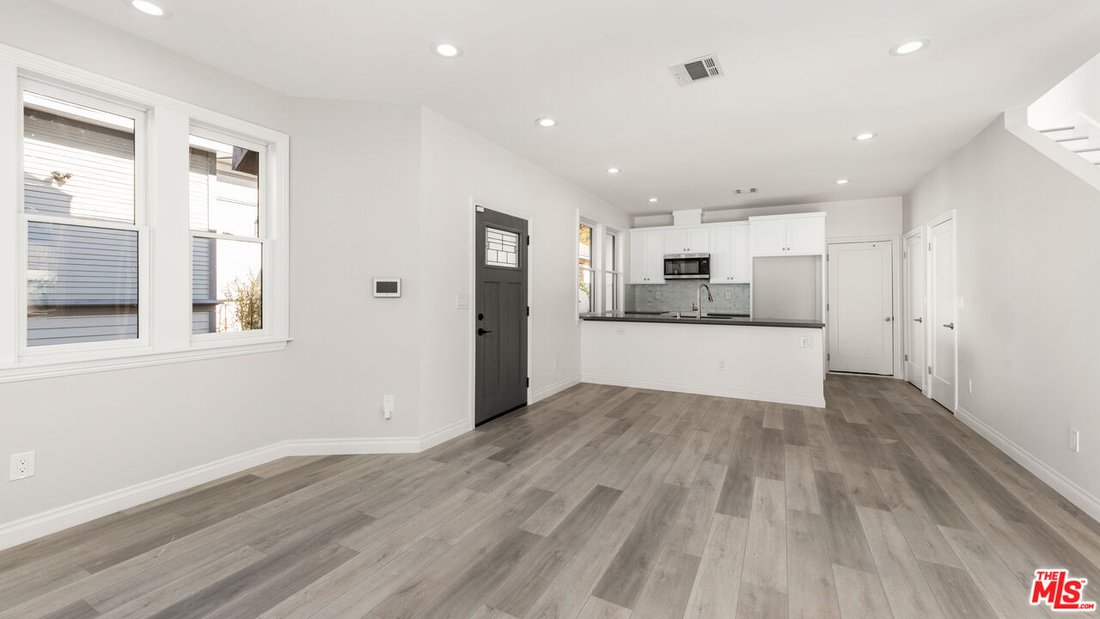Los Angeles, California, United States 5 - 15277086