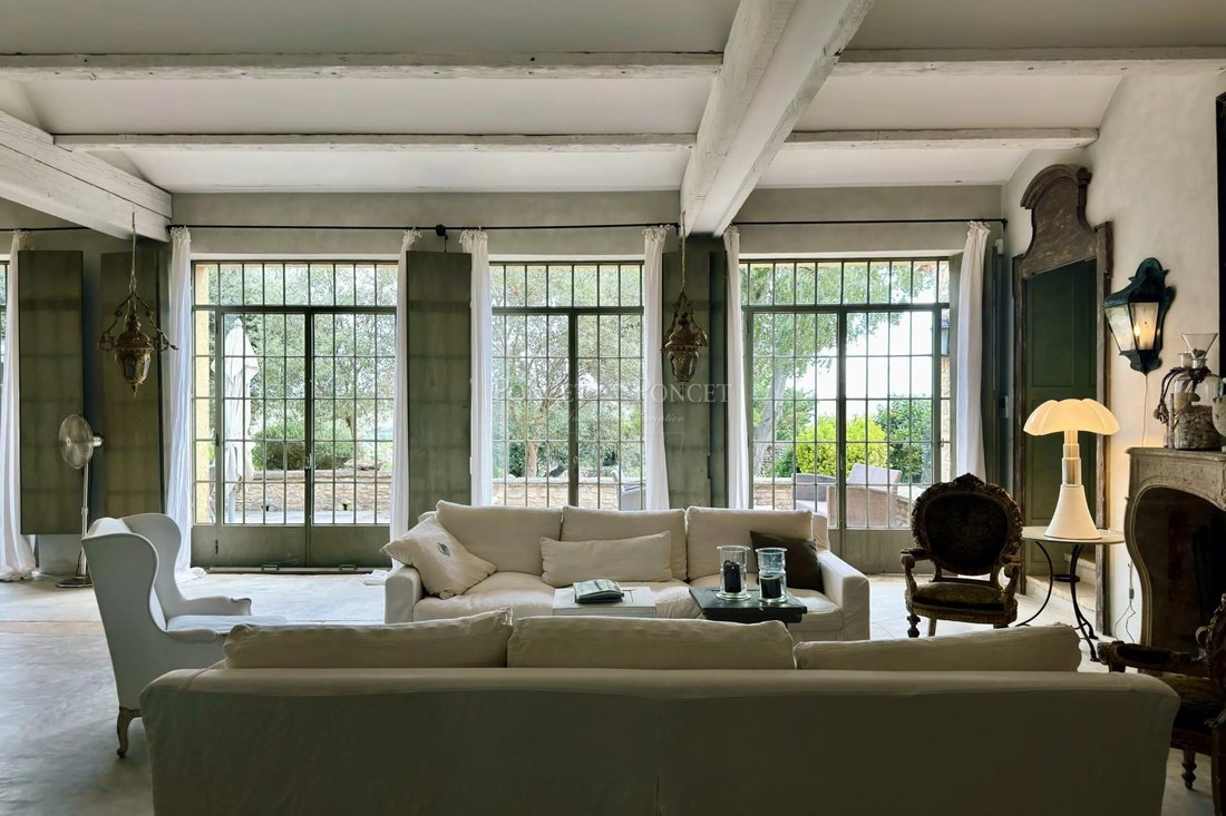 Villa in Arrondissement of Nimes, Occitania, France 2 - 16400848