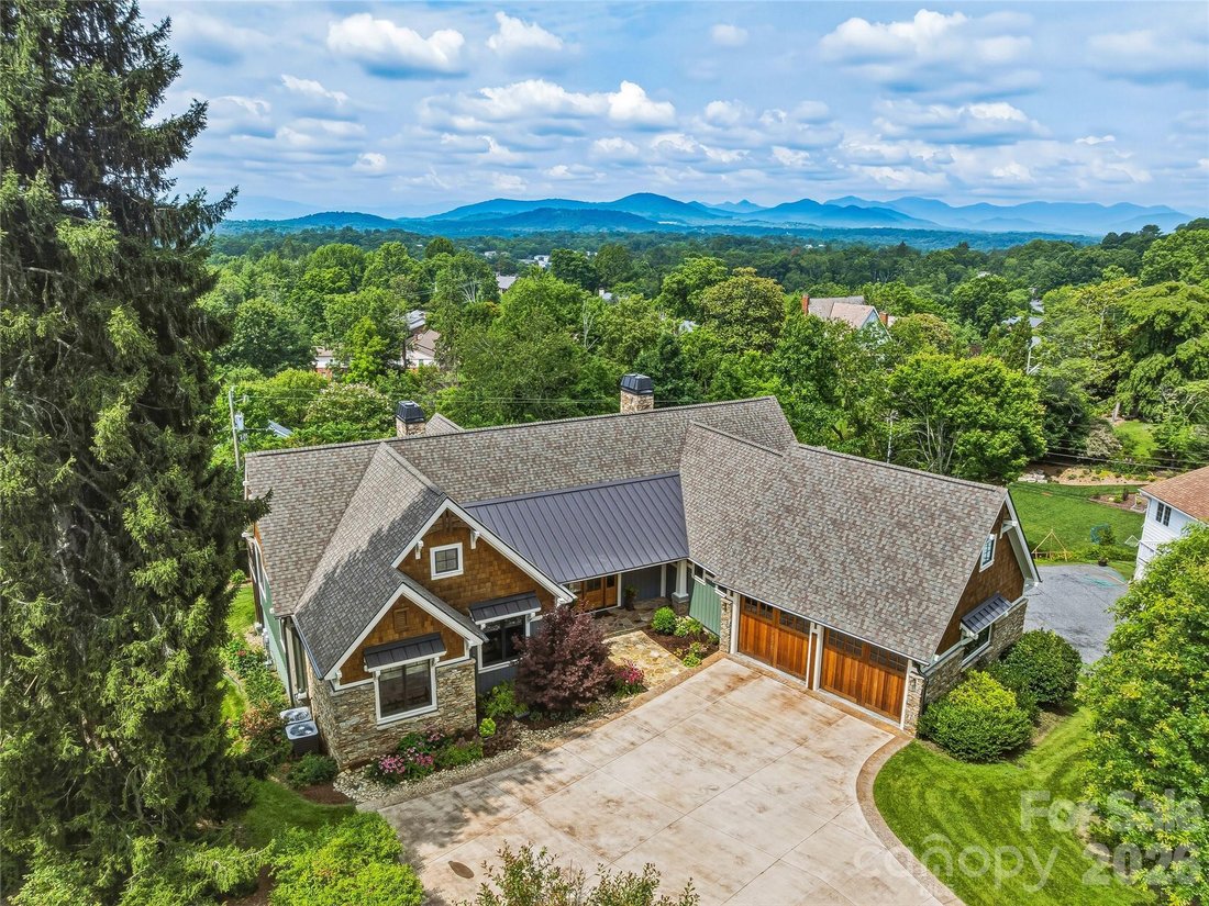 Casa en Asheville, Carolina del Norte, Estados Unidos 1 - 18360018