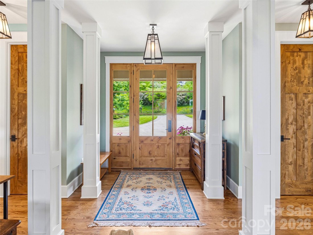 Casa en Asheville, Carolina del Norte, Estados Unidos 4 - 18360018