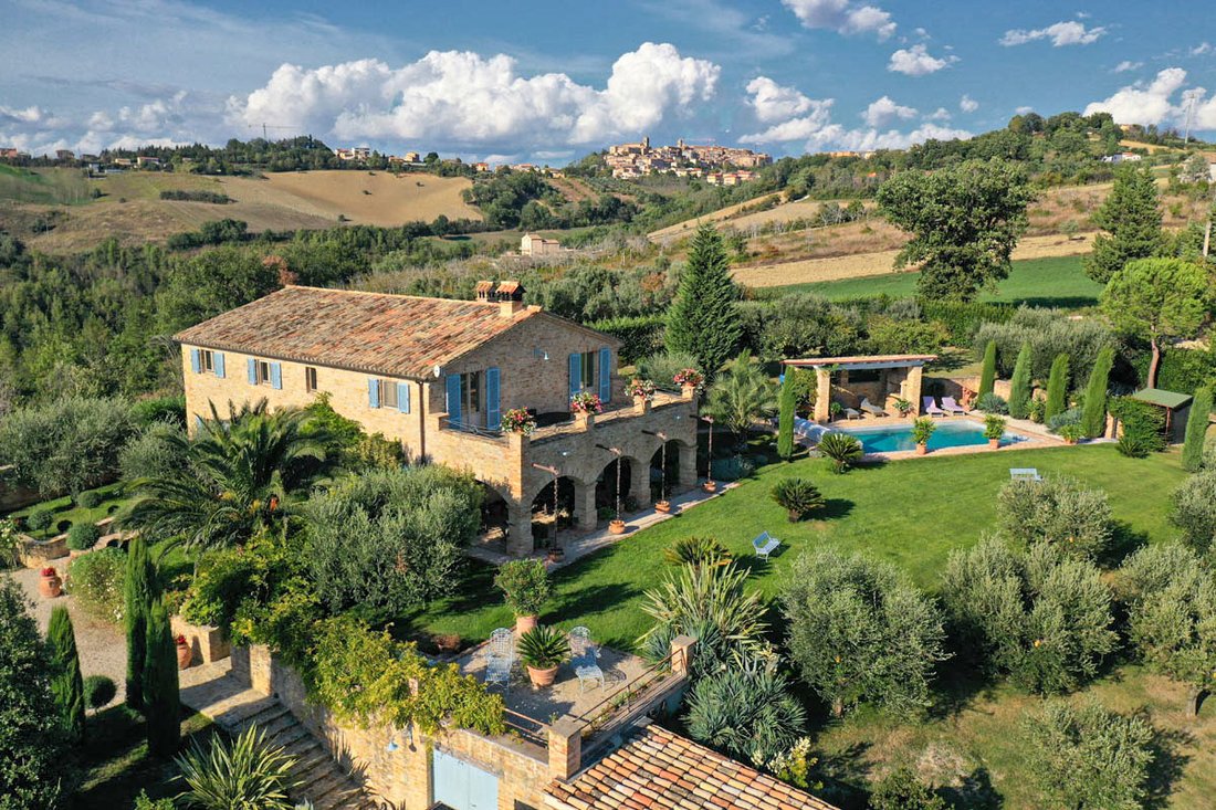 Villa in Falerone, Marche, Italy 1 - 18359833