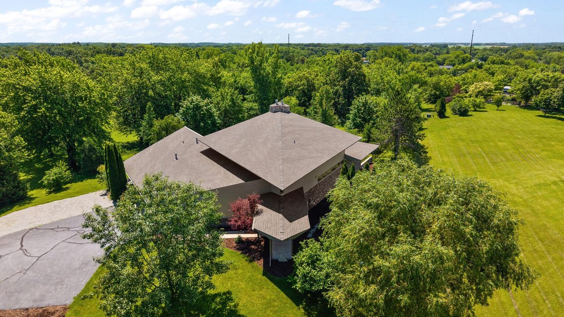 House in Crown Point, Indiana, United States 3 - 18359969