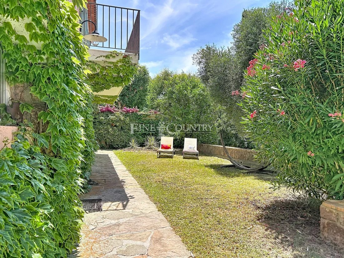 Villa in Théoule-sur-Mer, Provence-Alpes-Côte d'Azur, France 5 - 18359956
