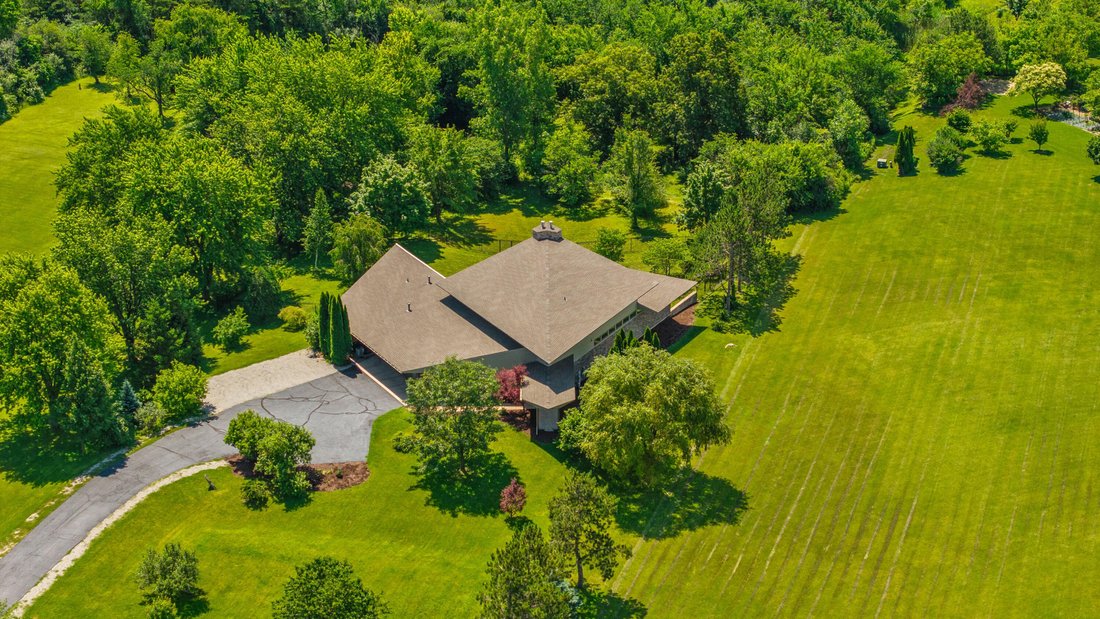 House in Crown Point, Indiana, United States 4 - 18359969