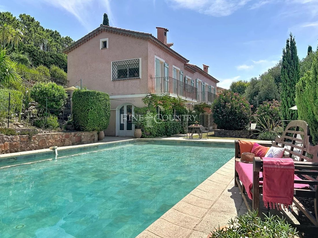 Villa in Théoule-sur-Mer, Provence-Alpes-Côte d'Azur, France 2 - 18359956