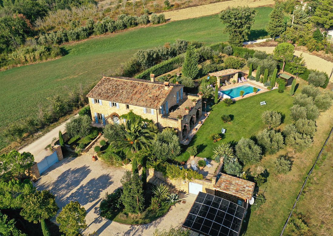 Villa in Falerone, Marche, Italy 2 - 18359833