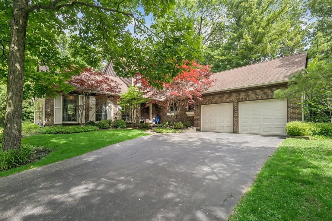 House in Lake Bluff, Illinois, United States 1 - 18360128