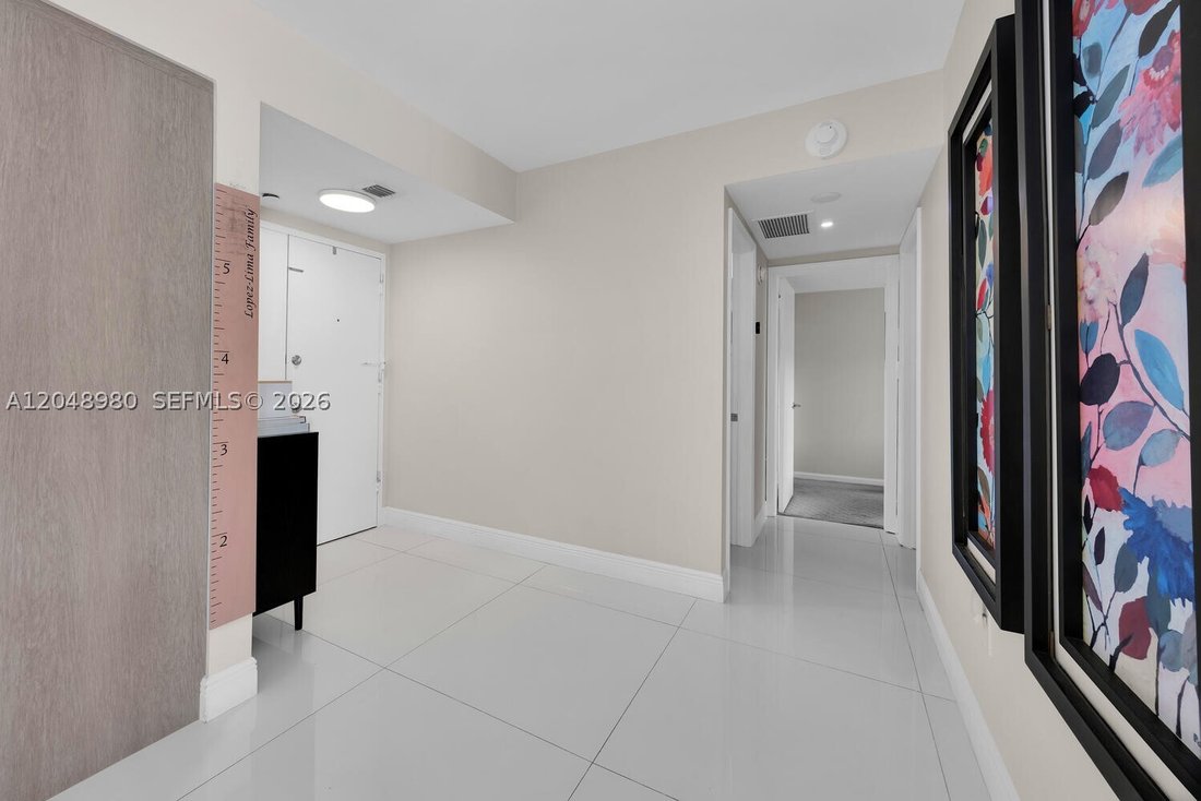 Condo in Key Biscayne, Florida, United States 3 - 18360017