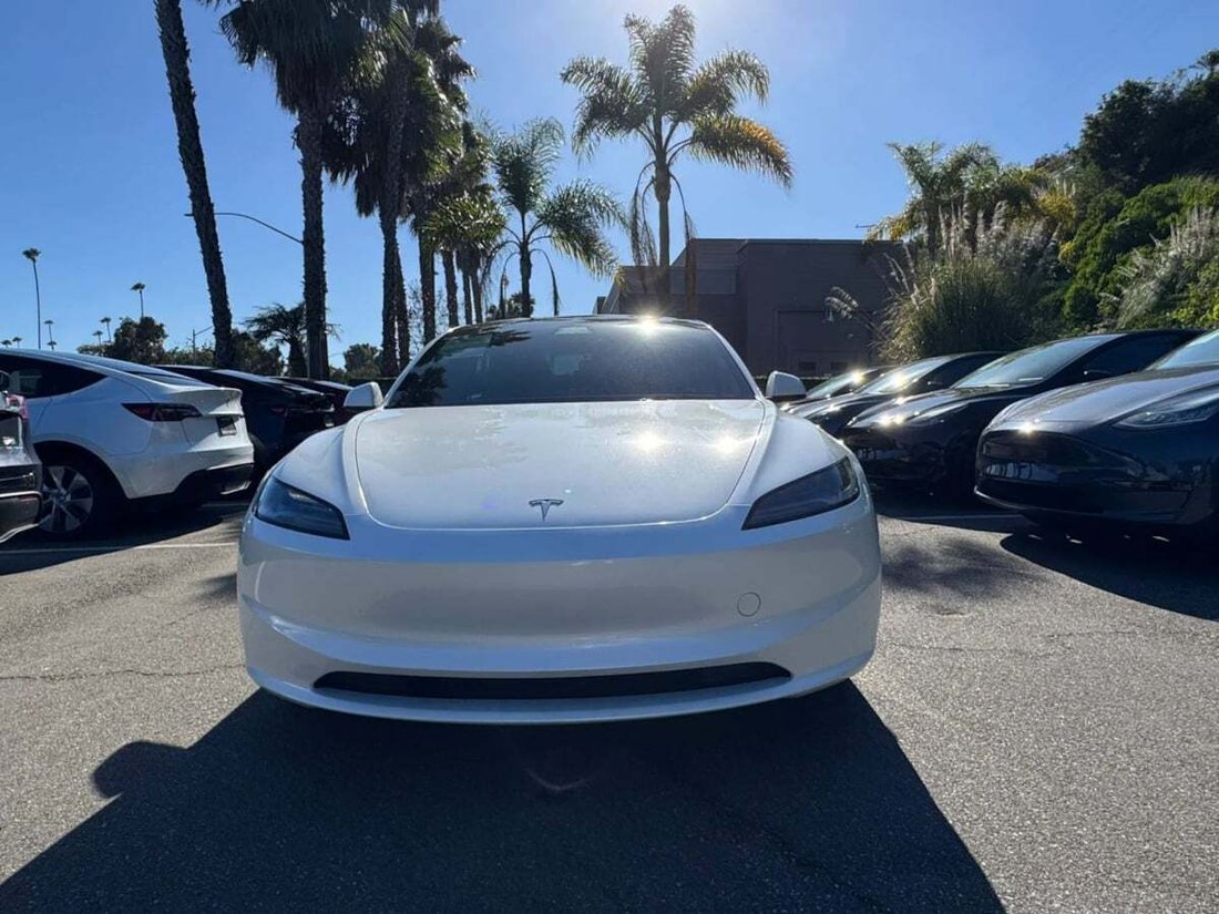Sedan in Newport Beach, CA, United States 2 - 18291088