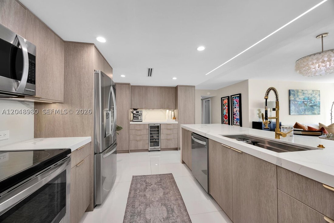 Condo in Key Biscayne, Florida, United States 1 - 18360017