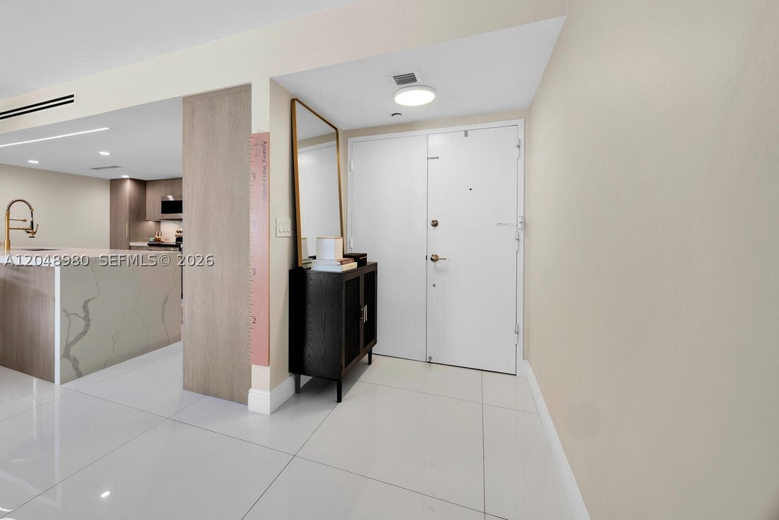 Condo in Key Biscayne, Florida, United States 2 - 18360017