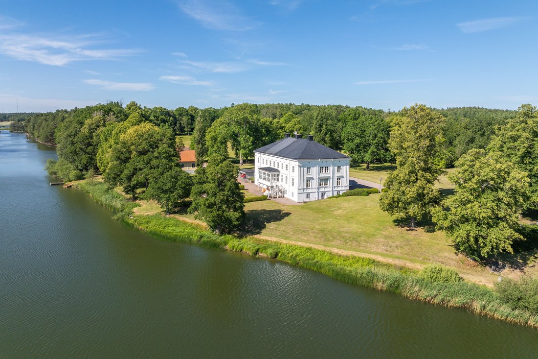 Estate in Norsholm, Östergötland County, Sweden 1 - 18360069