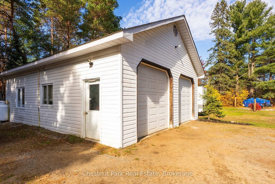House in Huntsville, Ontario, Canada 3 - 18360045