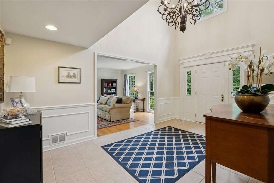 House in Lake Bluff, Illinois, United States 5 - 18360113
