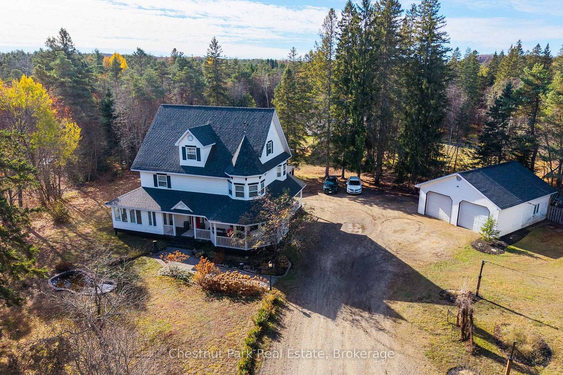 House in Huntsville, Ontario, Canada 2 - 18360045