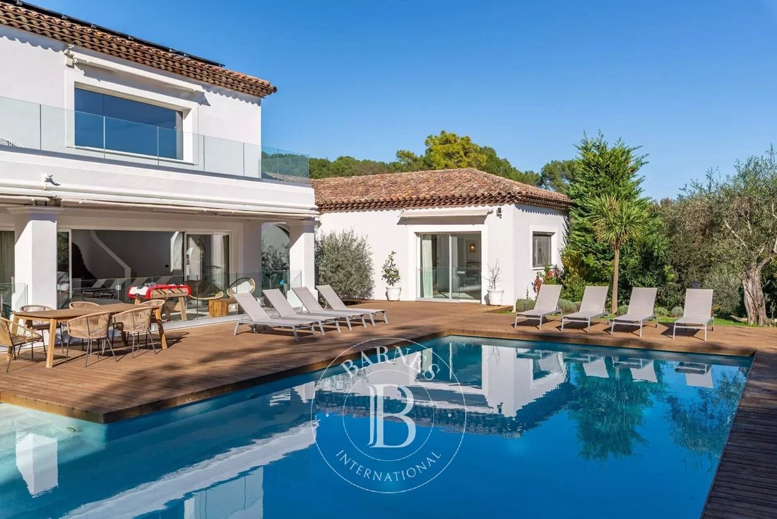 Villa in Valbonne, Provence-Alpes-Côte d'Azur, France 3 - 18360171