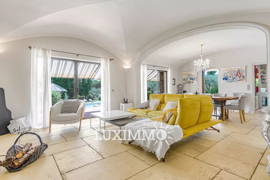 Villa in Valbonne, Provence-Alpes-Côte d'Azur, France 3 - 18359849