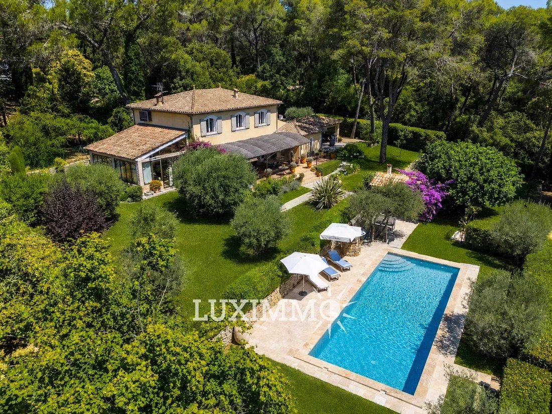Villa in Valbonne, Provence-Alpes-Côte d'Azur, France 1 - 18359843