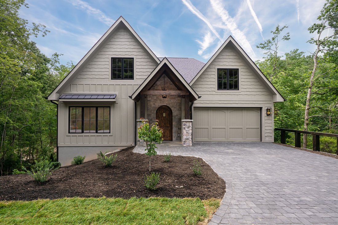 House in Laurel Park, North Carolina, United States 1 - 18359860