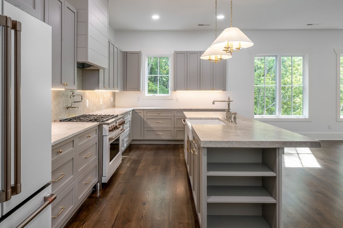 House in Laurel Park, North Carolina, United States 2 - 18359860