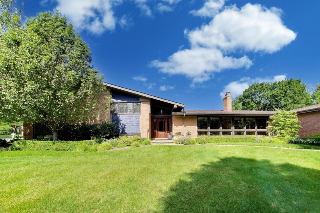 House in Mount Prospect, Illinois, United States 2 - 18359985