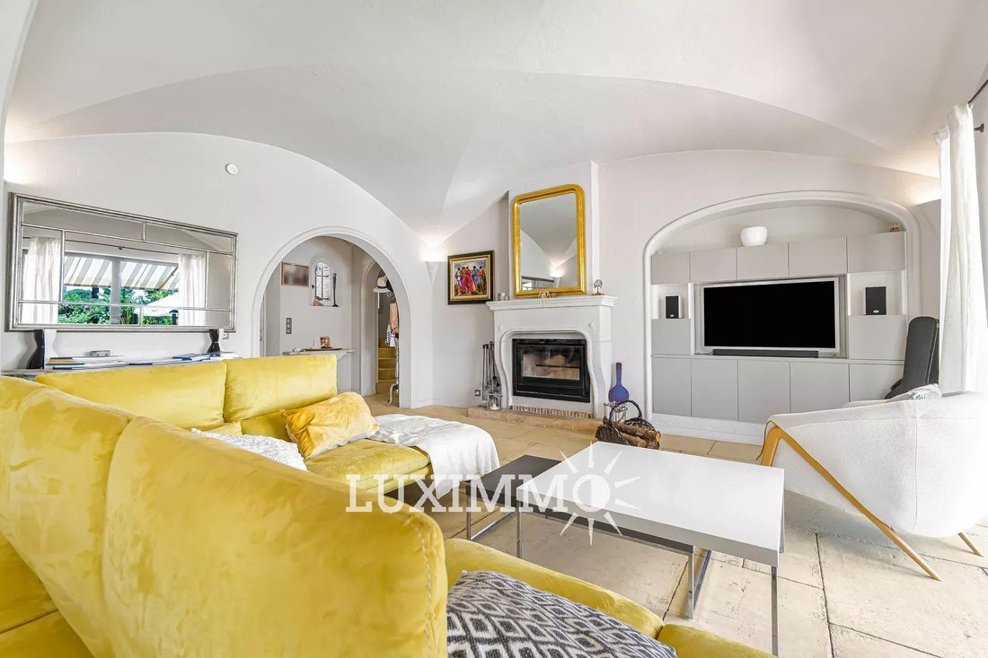 Villa in Valbonne, Provence-Alpes-Côte d'Azur, France 4 - 18359849