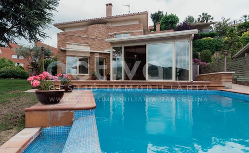 Chalet en San Justo Desvern, Cataluña, España 1