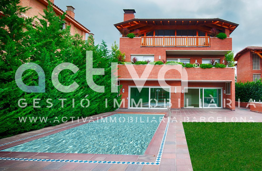 Villa in Sant Just Desvern, Catalonia, Spain 1 - 18360514
