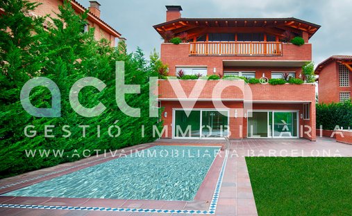 Villa in Sant Just Desvern, Catalonia, Spain 1
