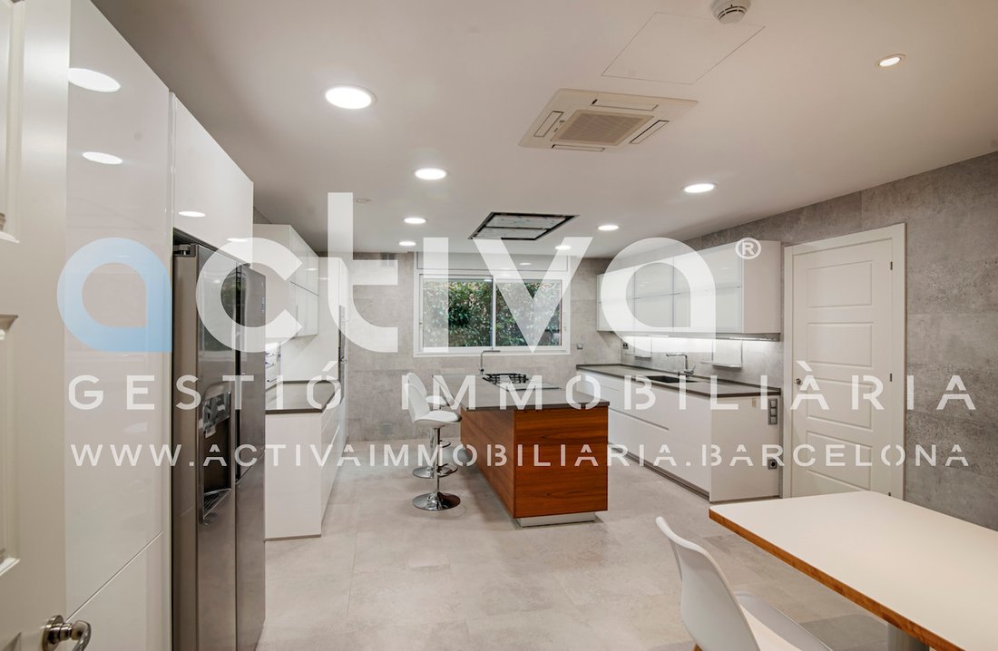 Villa in Sant Just Desvern, Catalonia, Spain 4 - 18360514